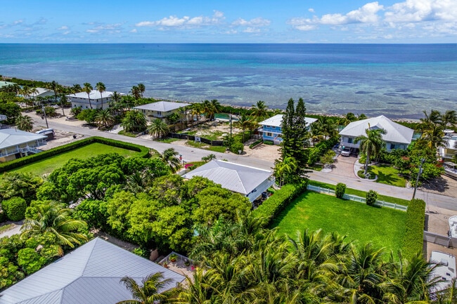 Building Photo - 235 W Seaview Cir