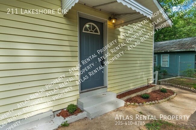 Building Photo - 211 Lakeshore Cir