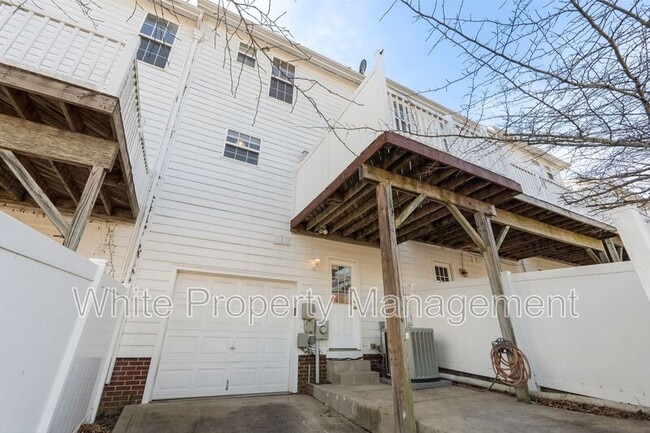 Building Photo - 13810 Hill St