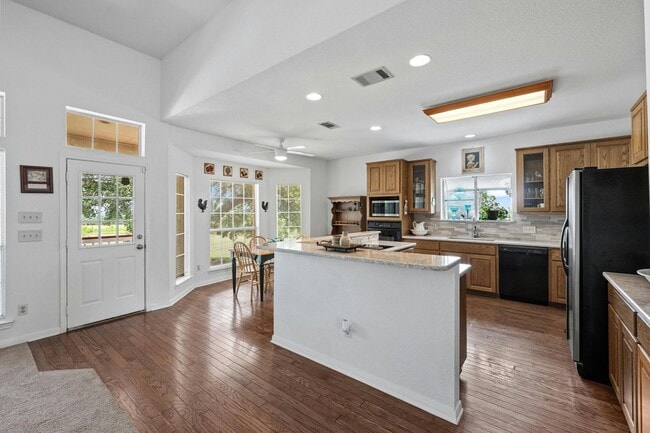 Building Photo - Serene Oasis on Nearly 2 Acres With a Pool!!