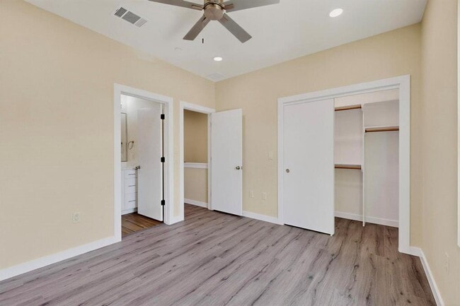Building Photo - 6909 Wentworth Dr