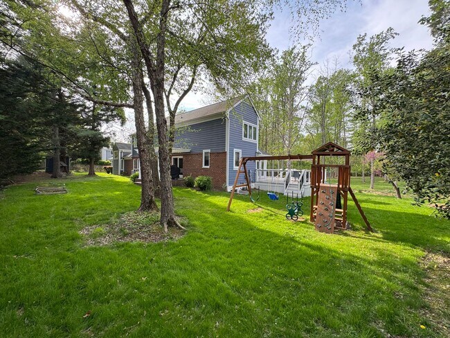Building Photo - Fantastic 5 Bed 5.5 Bath Single Family Hom...