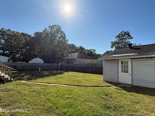 Building Photo - 132 Tiller Ave