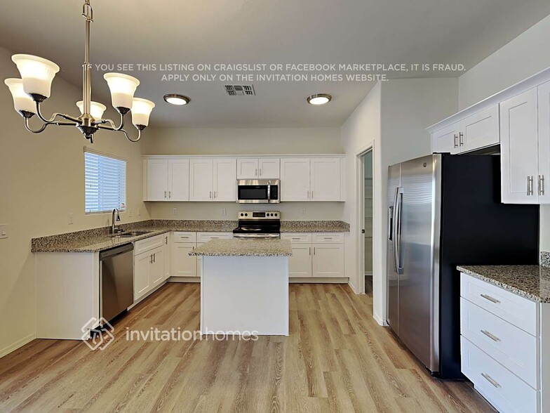 Building Photo - 14247 N 131st Ln
