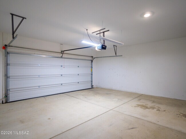 Building Photo - 12011 E Patricia Ann Dr