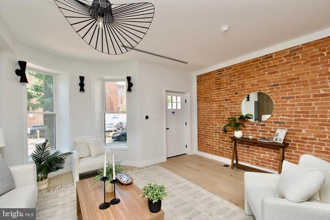 Building Photo - 1623 Marion St NW