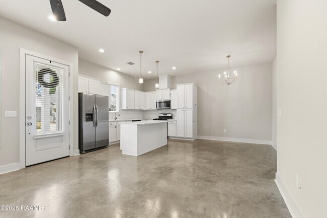 Building Photo - 107 Satsuma Dr