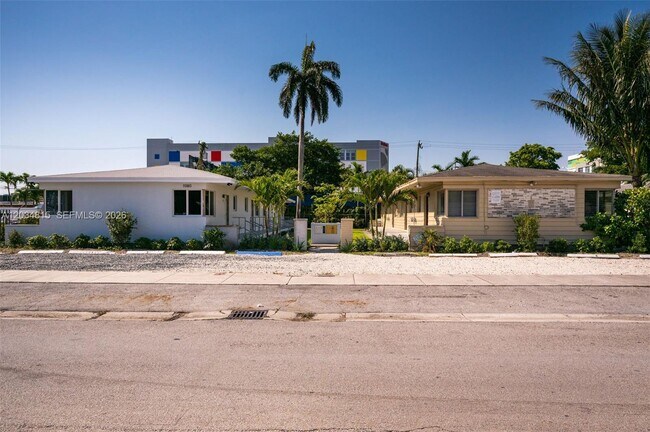 Building Photo - 1080 NE 80th St