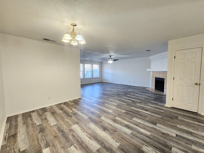 Building Photo - 5314 Hannah Dr