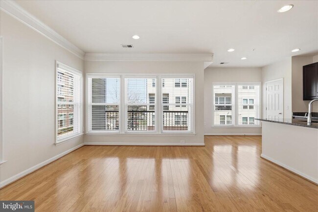 Building Photo - 2932 Finsbury Pl