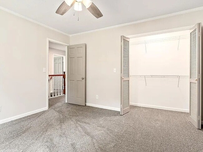 Building Photo - 1409 Robert Ln