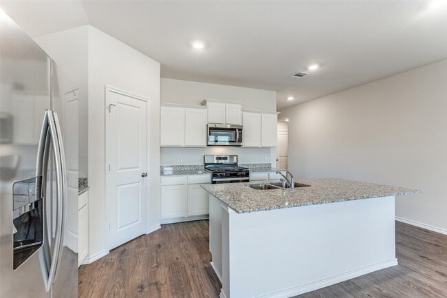 Building Photo - 1704 Basalt Ln