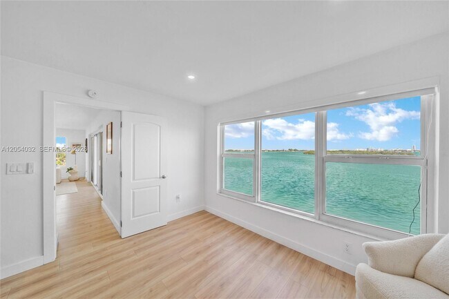 Building Photo - 11111 Biscayne Blvd