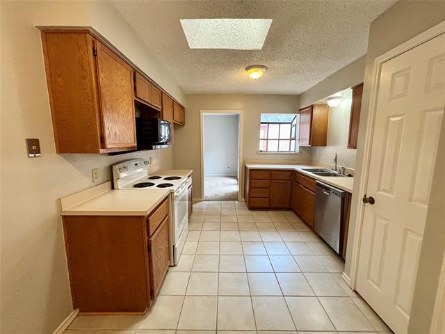 Building Photo - 1720 Magnolia Ln