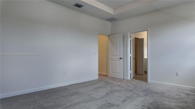 Building Photo - 3016 Park Pl
