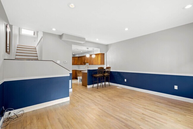 Building Photo - Beautifully Renovated 3 bed, 3 bath Home in the Southside Flats