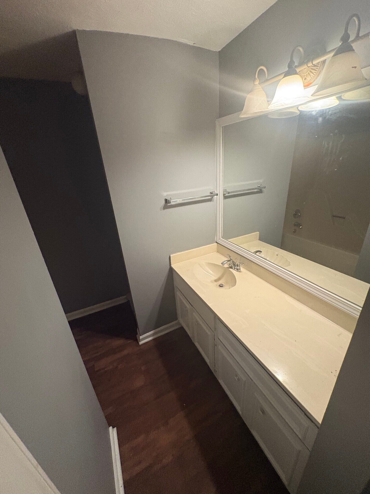 Building Photo - 3637 Castle Ridge Rd