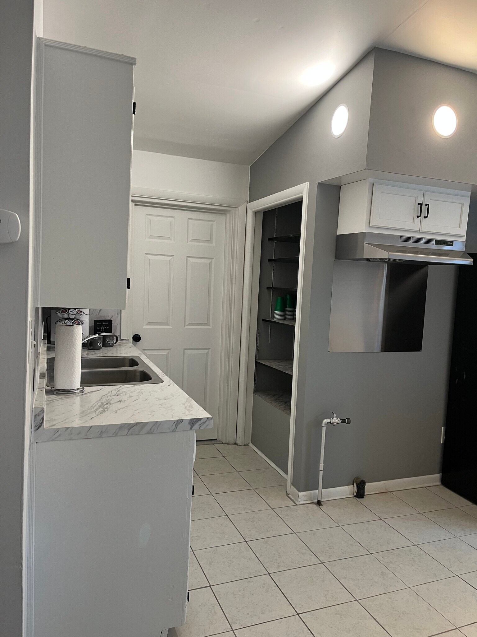 Building Photo - 1832 Gilmartin St