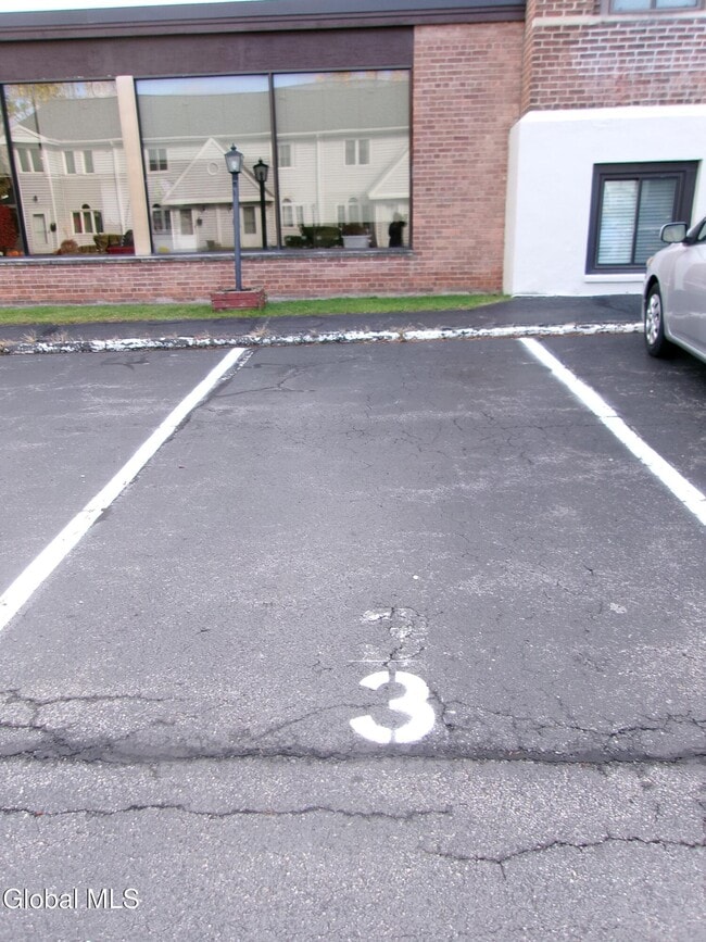 Building Photo - 222 S Ten Broeck St