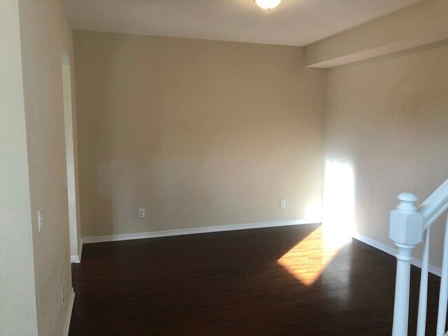 Building Photo - 1561 Travertine Terrace