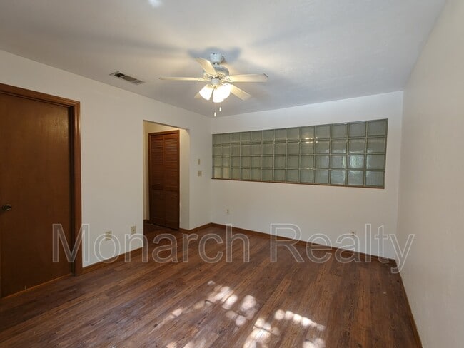 Building Photo - 830 SW 56th Terrace