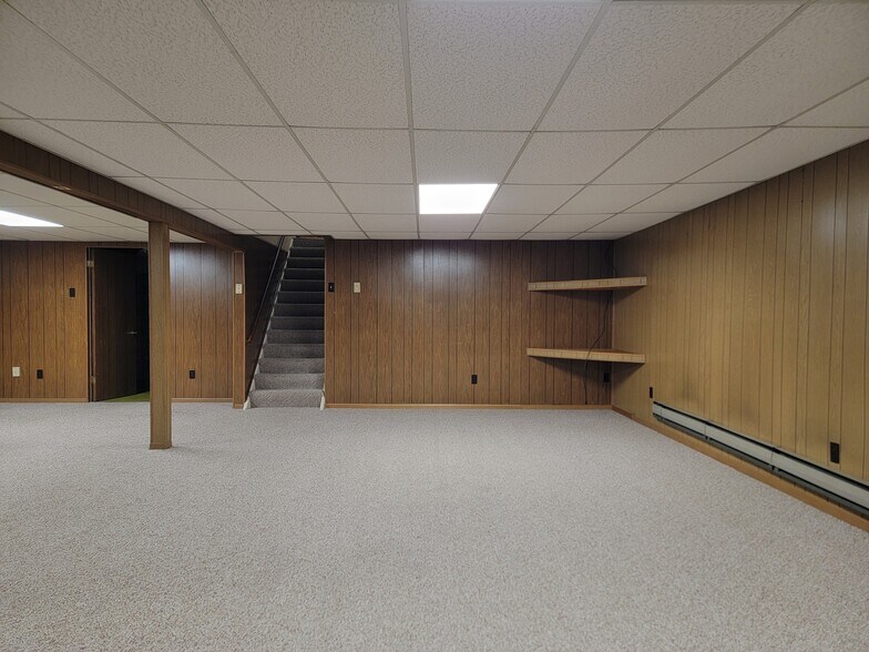 Building Photo - 405 E Lincoln Ave