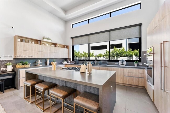 Building Photo - 2215 NE 19th St