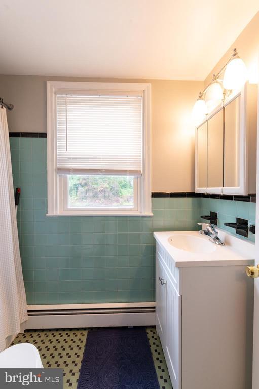 Building Photo - 1569 County Line Rd