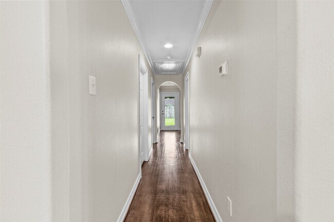 Building Photo - 804 Valerie Ave