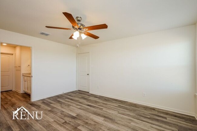 Building Photo - 11018 Yonder Flts