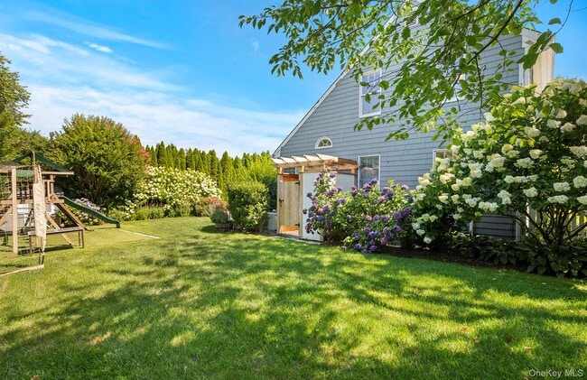 Building Photo - 28 Windermere Dr