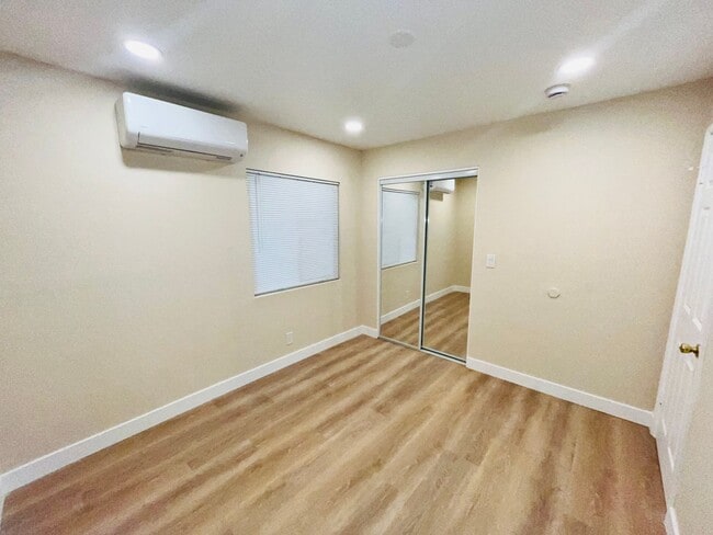 Building Photo - Remodeled 3 bedroom 2 Bath house
