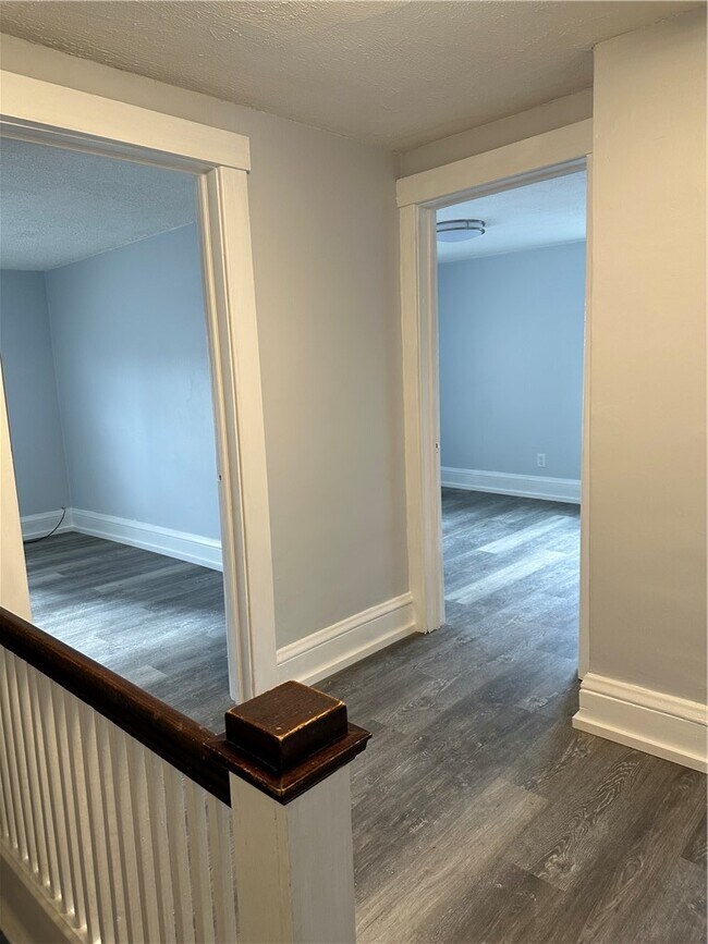 Building Photo - 402 W High St