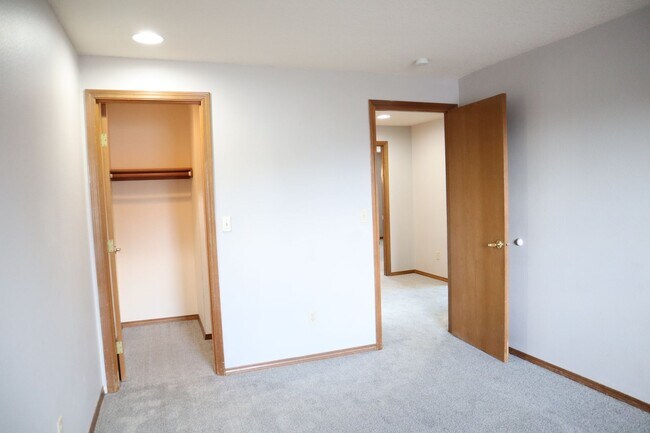 Building Photo - 1508 SE Solomon Loop