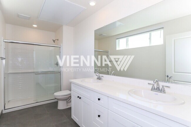 Building Photo - 8090 Quiet Knolls Dr