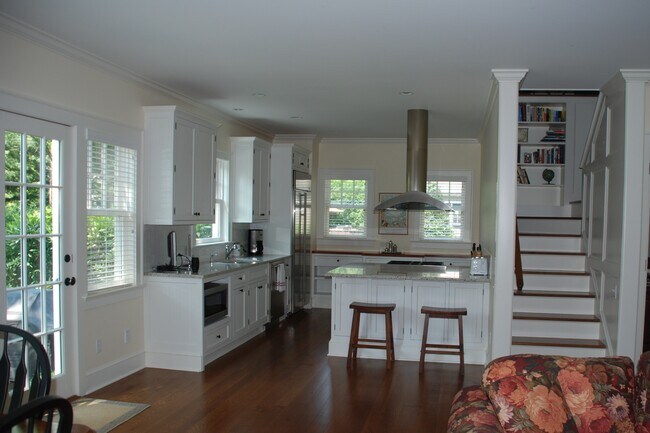 Building Photo - 29 McGuirk St