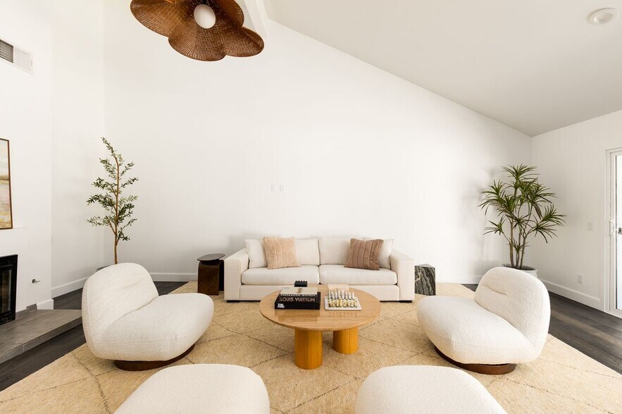 Building Photo - 23296 Park Ensenada