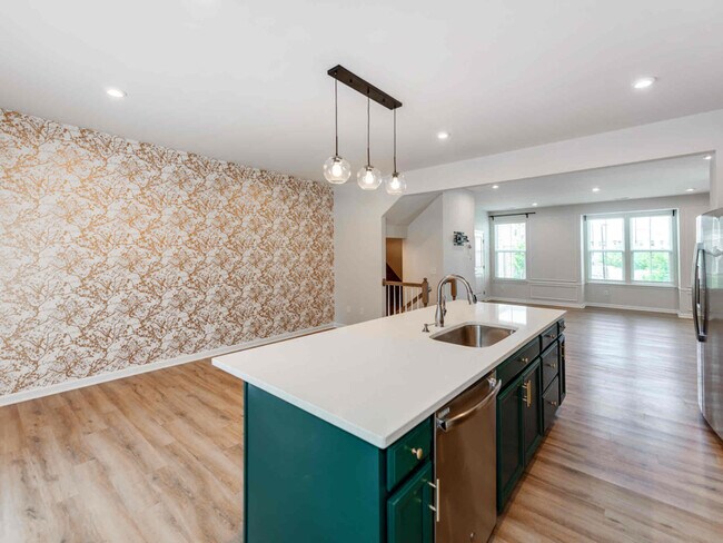 Building Photo - 10756 Overlook Mountain Dr
