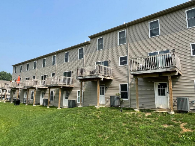Building Photo - 906 Gregs Dr