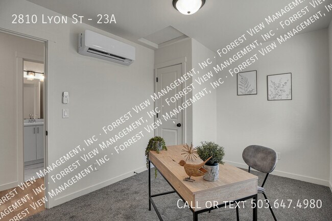 Building Photo - 2810 SE Lyon St