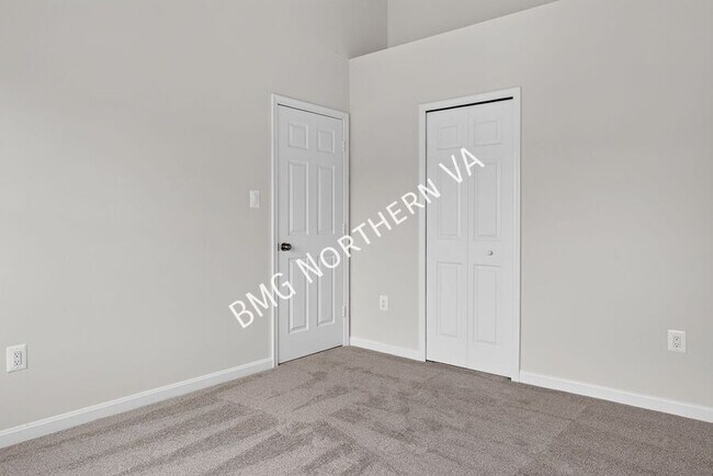 Building Photo - 6001 Keble Dr