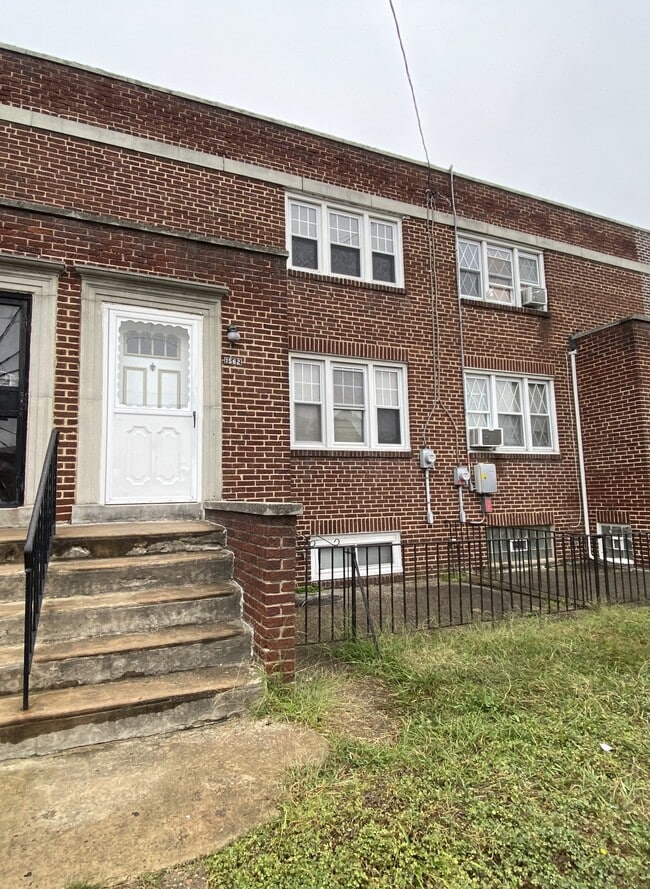 Building Photo - 1562 Greenwood Ave
