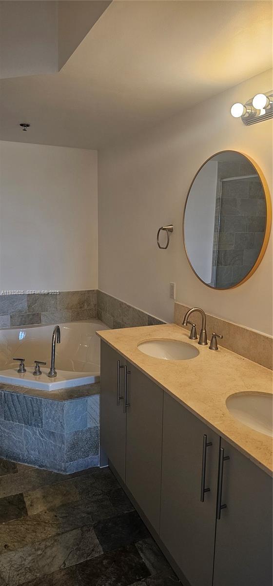 Building Photo - 2681 N Flamingo Rd