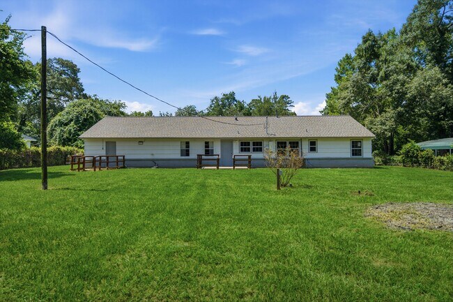 Building Photo - 14906 Quaking Aspen Dr