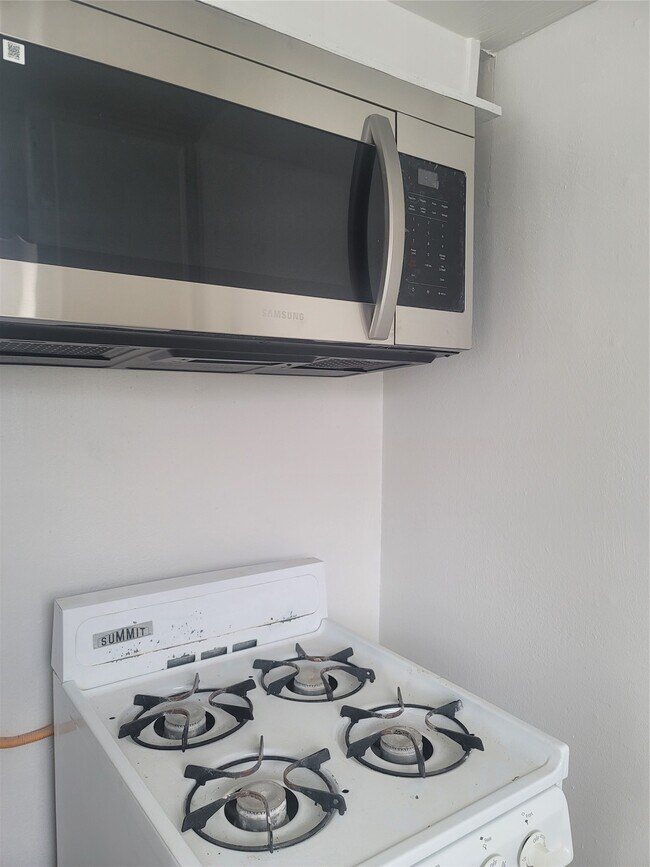 Building Photo - 1914 Binz St