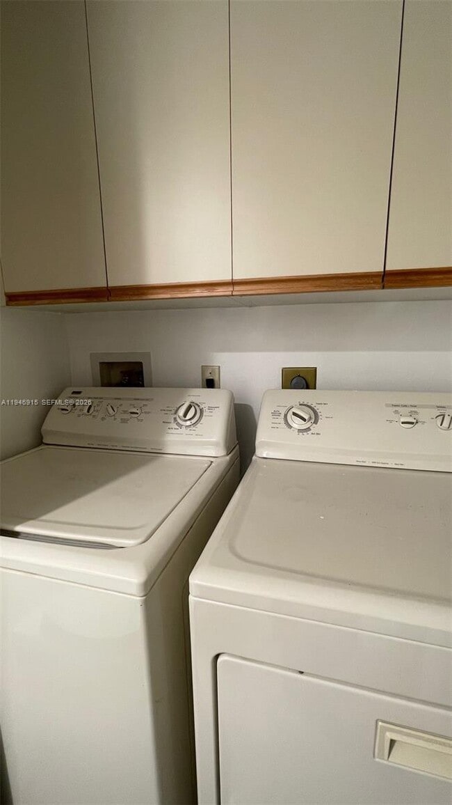 Building Photo - 9977 NW 6th Ct