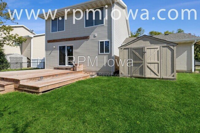 Building Photo - 770 SE Harper Dr