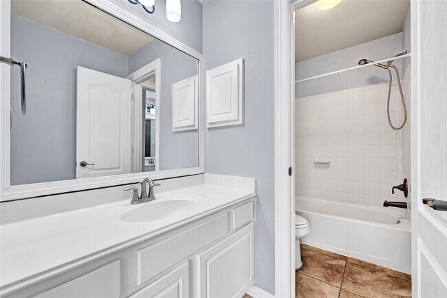 Building Photo - 14727 Bronze Finch Dr