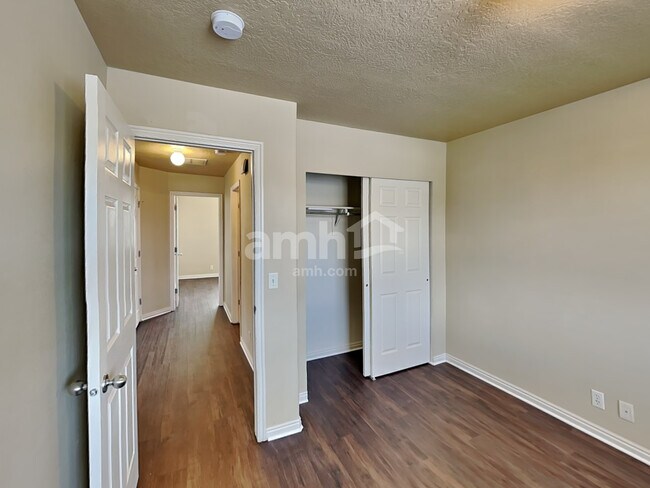 Building Photo - 2204 N 1960 W