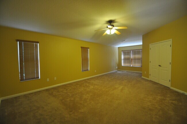 Building Photo - Exclusive Pool Home in Lake Mary on a Cul-de-Sac in Gated Community